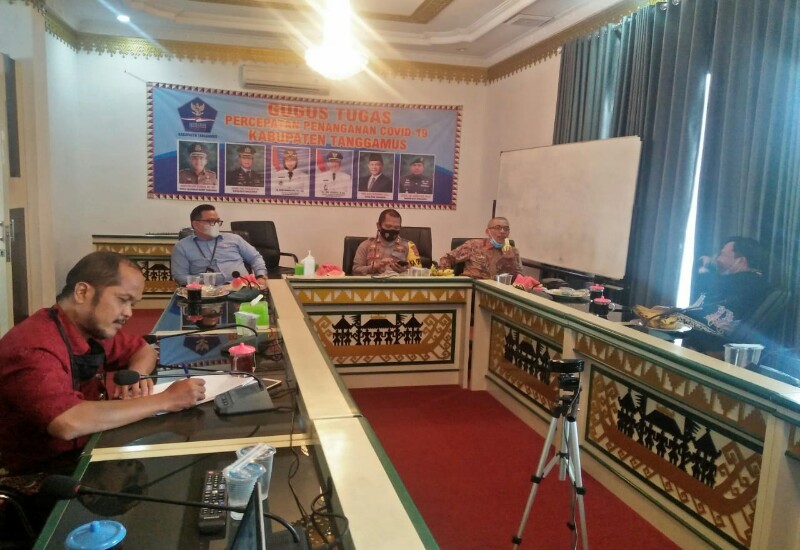  Pemkab dan Forkopimda Tanggamus Ikuti Rakor Tentang Pilkades Dengan Mendagri