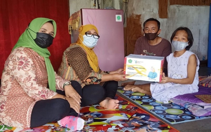  LKS Alamanda Tanggamus Santuni Penderita Kanker Tulang