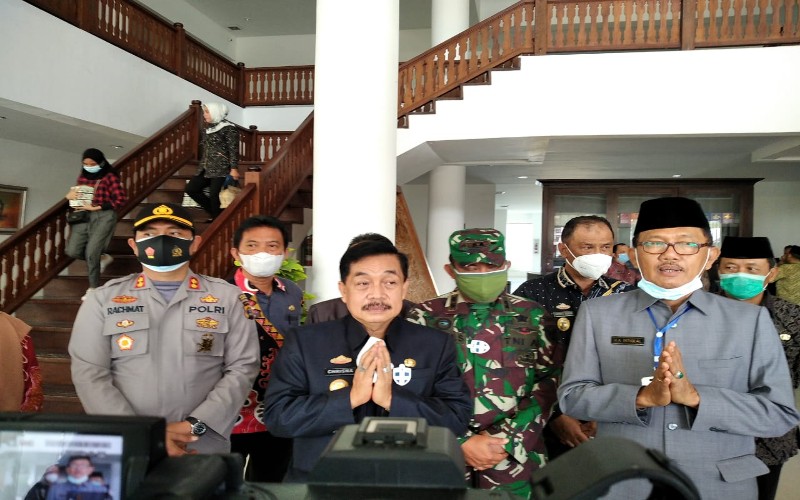  Lepas Jabatan Pjs Bupati Pesibar, Chrisna Putra: Semua Tugas Sudah Dilaksanakan Kecuali Mutasi Pegawai