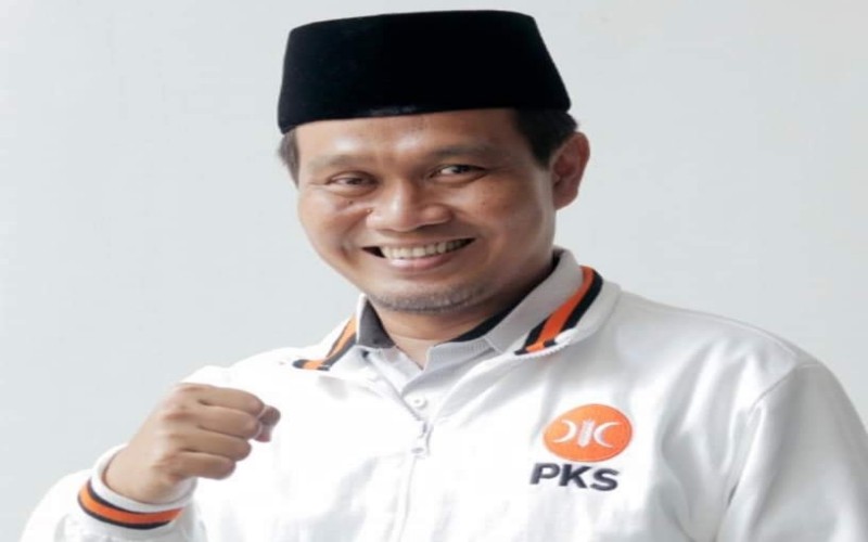  Tampil Pasca-Pilkada dengan Jaket PKS Logo Oranye, Senyum Ahmad Mufti Salim Kagak Nahan Deh