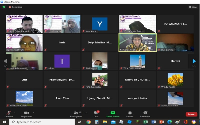 Salimah Bandar Lampung Bahas Kenakalan Anak pada Webinar Hari Ibu