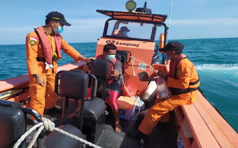 Tim SAR Gabungan Cari Korban Kecelakaan Kapal di Labuhan Maringgai