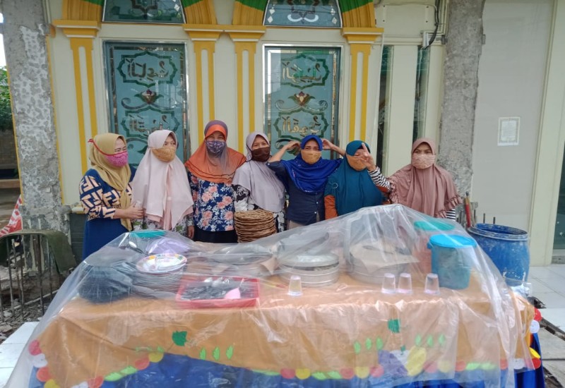  Masjid Istiqomah Direnovasi, Ibu-Ibu PSKT Tetap Jalankan Jumat Berkah