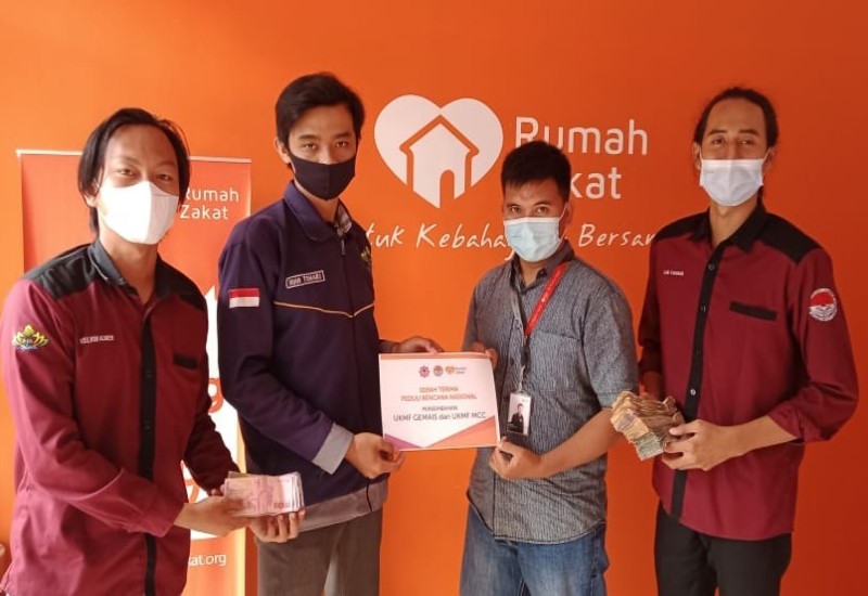  Mahasiswa UIN Raden Intan Lampung Salurkan Dana Peduli Kemanusiaan ke Rumah Zakat