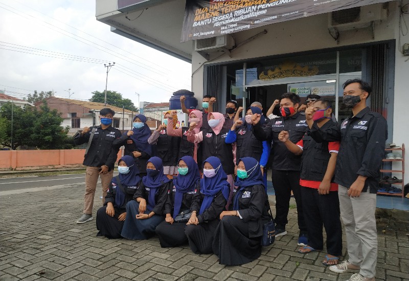  Lepas 2 Truk Bantuan ke Sulbar dan Kalsel, Dian Eka Darma Wahyuni: Terima Kasih Relawan