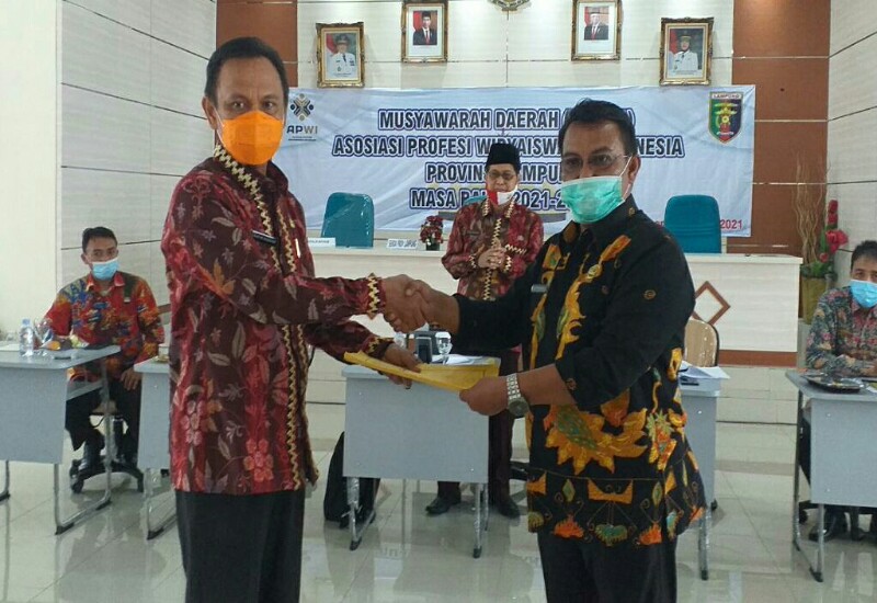  Musda APWI Lampung, Sekda Fahrizal Darminto Kasih Pantun untuk Ketua Terpilih Taufik Hidayat