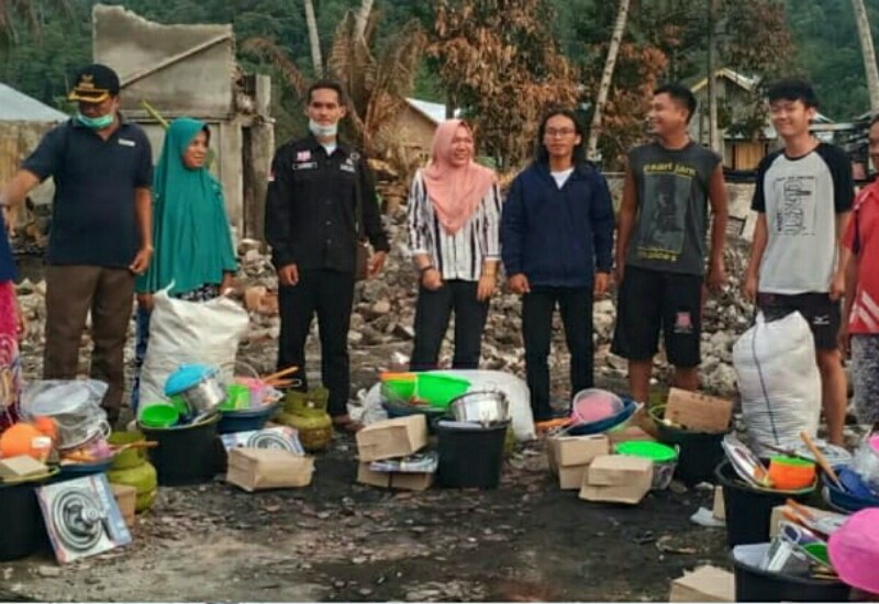  MRI Pesisir Barat Bantu Korban Kebakaran