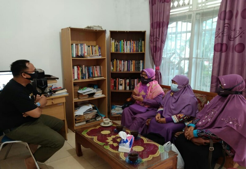  Adian Saputra Ceramahi Ketua PW Salimah Lampung Rita Aprilyawati