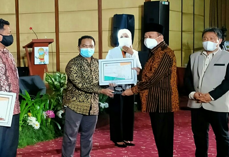  Universitas Terbaik di Lampung Teknokrat Raih Penghargaan KPU Bandar Lampung