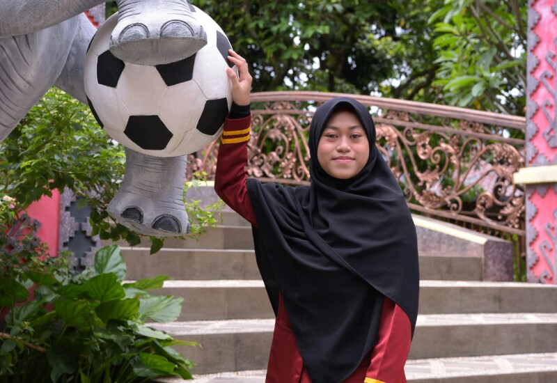  Vina Qurrota Akyuningrum, Mahasiswi Universitas Terbaik di  Lampung Teknokrat, Juara Pidato Bahasa Inggris Tingkat Nasional