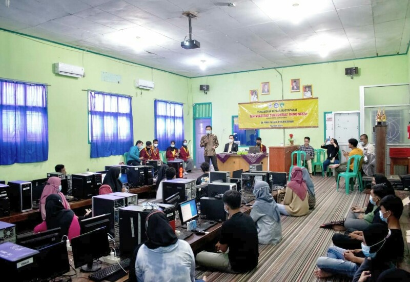  Universitas Terbaik di Lampung Teknokrat Pengabdian ke SMK Pelita Pesawaran