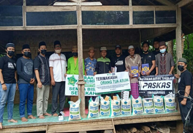  Pasukan Amal Saleh Tanggamus dan ACT Lampung Bagi Beras dan Bantu Ponpes di Tanggamus