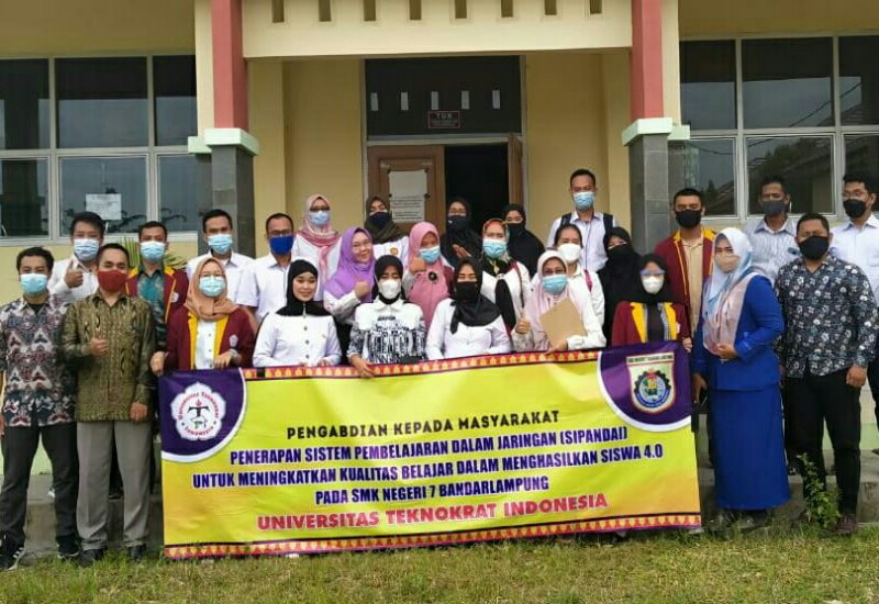  Universitas Terbaik di Lampung Teknokrat Helat Sekolah Binaan di SMKN 7 Bandar Lampung