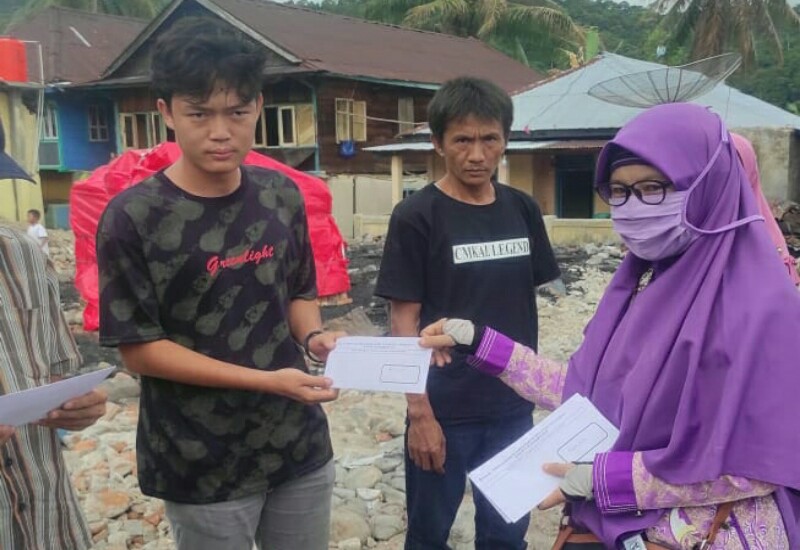  Salimah Kembali Memberi Bantuan Korban Musibah Kebakaran Pekon Balak Pesisir Barat