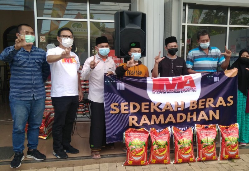  Gerakan Sedekah Beras Ramadan, Indonesia Marketing Association Salurkan Beras untuk Panti Asuhan dan Yatim