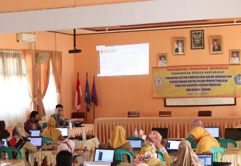  Tim PKM Universitas Terbaik di Lampung Teknokrat Latih Guru dan Siswa SMAN 1 Kibang Optimal Belajar Daring
