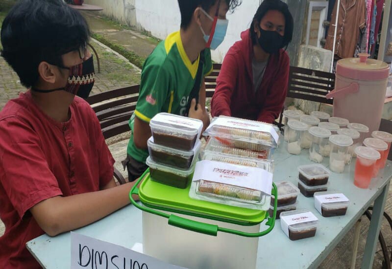  Siswa SMAIT Daarul Ilmi Isi Waktu Ramadan dengan Wirausaha