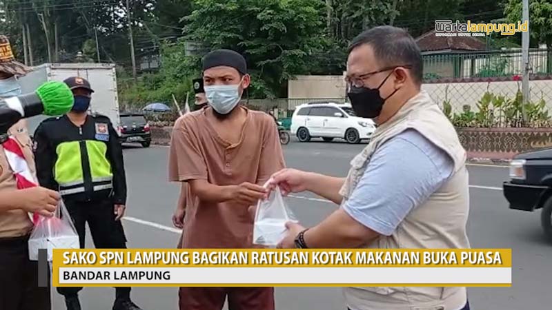  Sako SPN Lampung Bagikan Ratusan Kotak Makanan Buka Puasa