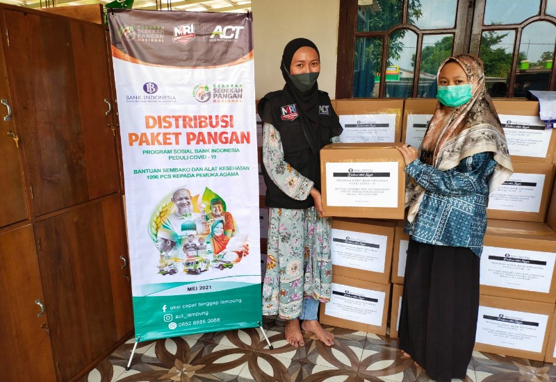  ACT dan BI Lampung Salurkan 257 Paket Bantuan Sembako Tahap II untuk Ponpes