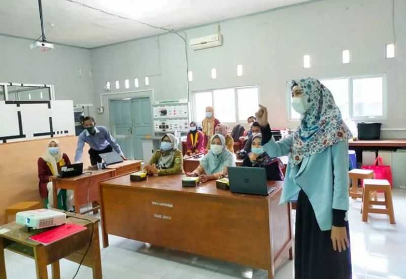  Universitas Terbaik di Lampung Teknokrat PKM di SMKN Sukoharjo