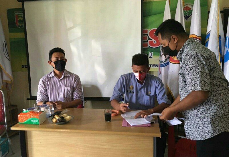  Kades Batang Hari Ogan Tanda Tangani Perjanjian Kerja Sama Pembangunan Zona Integritas