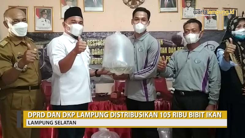  DPRD dan DKP Lampung Distribusikan 105 Ribu Bibit Ikan ke Desa Relung Raya