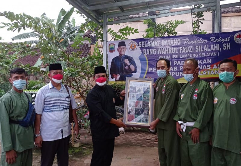  Wahrul Fauzi Silalahi Kunjungi Padepokan Persinas Asad Desa Pemanggilan