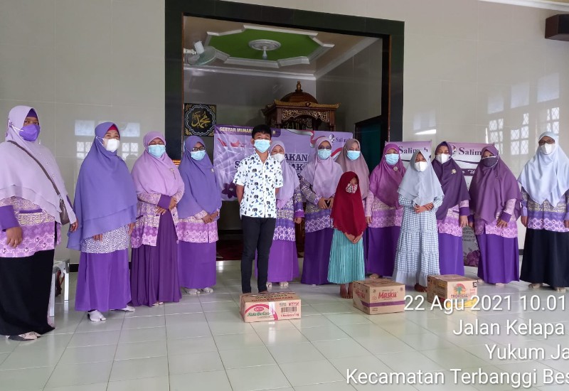  Salimah Lampung Tengah Berbagi Sembako kepada 102 Anak Yatim
