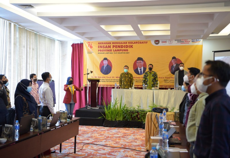  Sivitas Akademika PTS Terbaik Sumatera Teknokrat Ikuti Workshop Implementasi Pembelajaran Kolaboratif