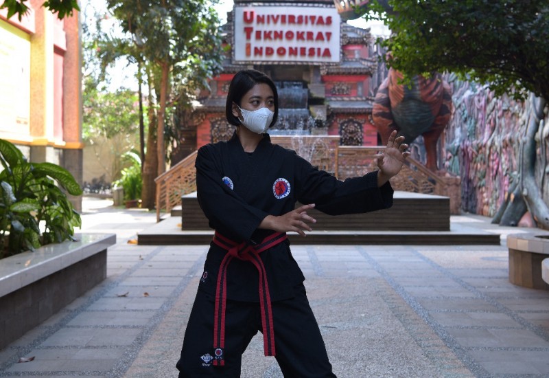  Mahasiswi Universitas Terbaik I Se-Sumbagsel Teknokrat Tiana Selviani Membuka Jalan ke Panggung Hapkido Nasional dan Internasional