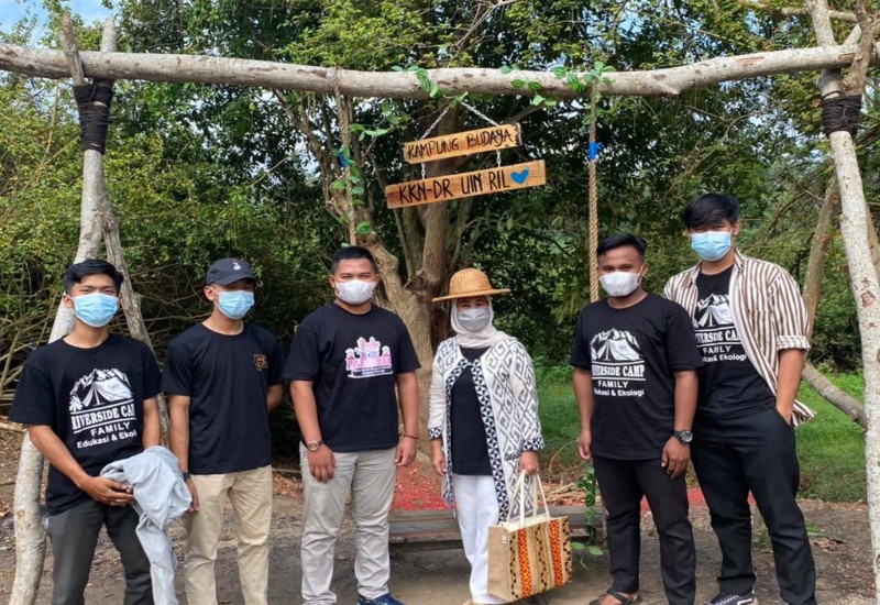  Dwita Ria Hadiri Pembukaan Pasar Pak Minak Terbanggibesar