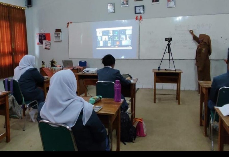  SMAN 2 Bandar Lampung Mulai Blanded Learning
