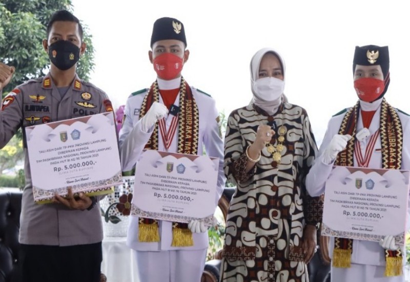  Riana Sari Arinal Bincang Santai dengan Putra-Putri Terbaik Lampung Anggota Paskibraka