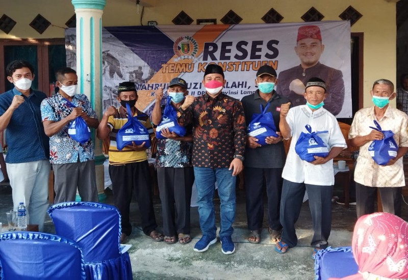  Silaturahmi di Desa Way Sari Natar, Wahrul Fauzi Silalahi: Saya Tidak Dendam, Buktinya Saya Datang dan Beri Bantuan