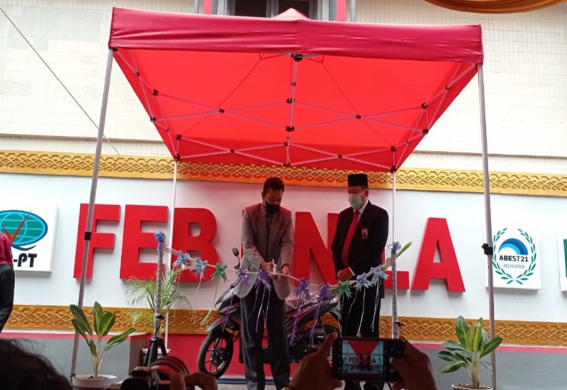  Resmikan Tribun Student Center Fakultas Ekonomi dan Bisnis Universitas Lampung, Rektor: Keren