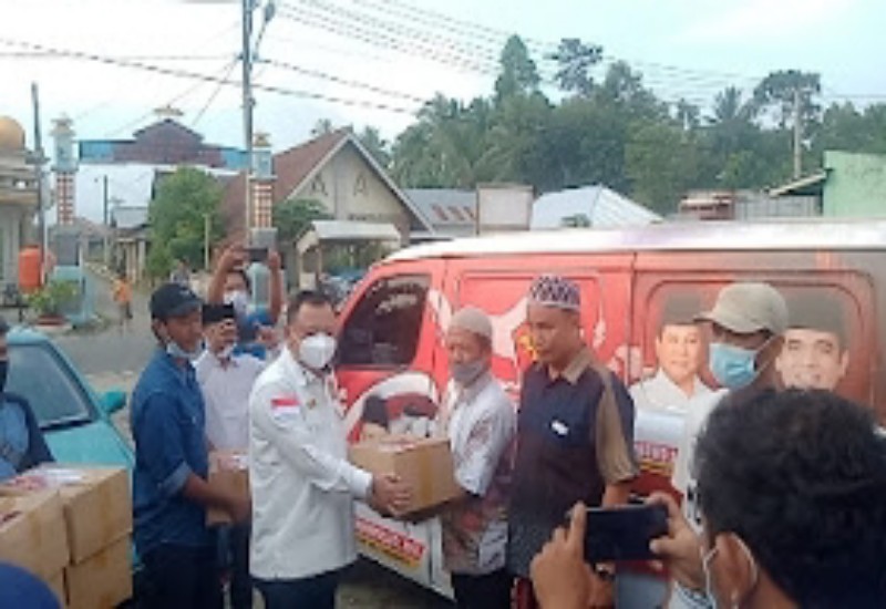  Anggota DPRD Lampung Fraksi Gerindra Mukhlis Basri Bantu Korban Banjir Wonosobo