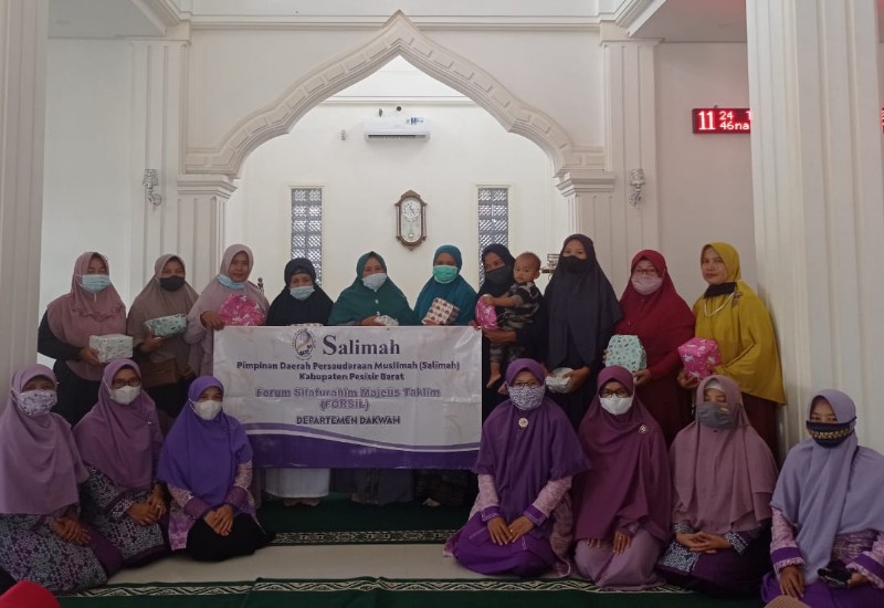  Salimah Pesisir Barat Gelar Forum Silaturahmi
