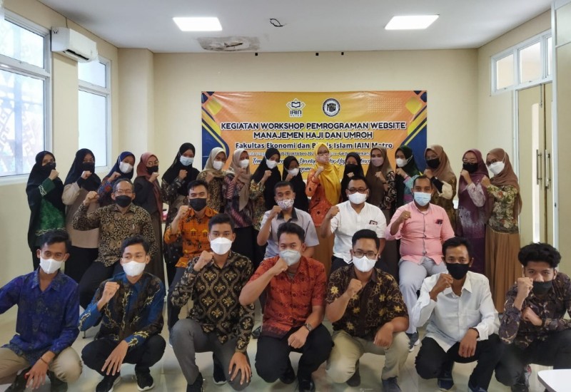  Usep Saprudin dkk Ajari Mahasiswa IAIN Metro Website tanpa Coding