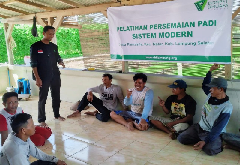  Dompet Dhuafa Latih Petani Semai Sistem Modern