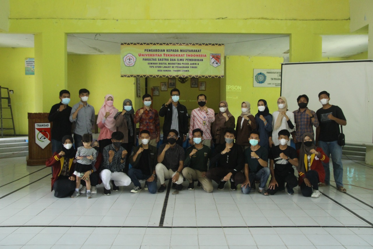  Dosen dan Mahasiswa PTS Terbaik Sumatera Universitas Teknokrat Indonesia Pengabdian di Desa Hanura Pesawaran