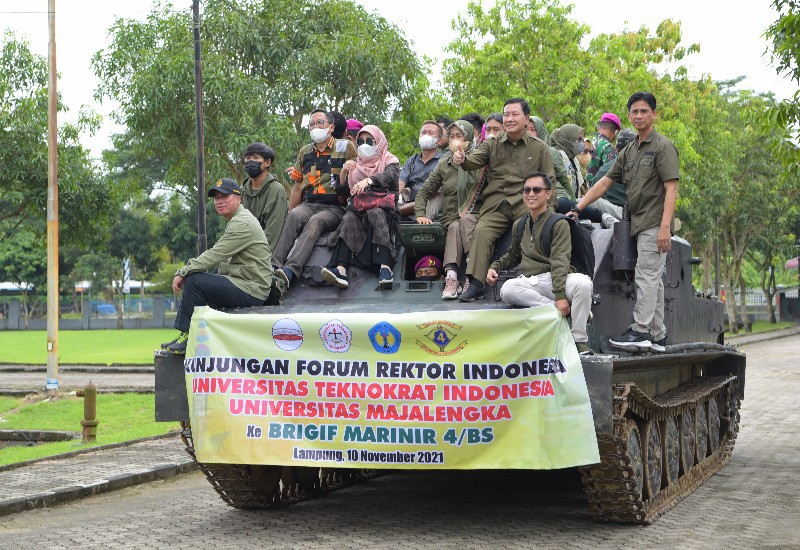  Hari Pahlawan, PTS Terbaik Sumatera Universitas Teknokrat Indonesia dan Universitas Majalengka Kunjungan ke Brigif 4 Marinir/BS