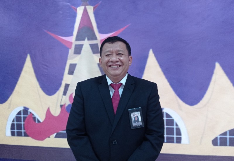 Nairobi dan Pujian di Kelas Besar