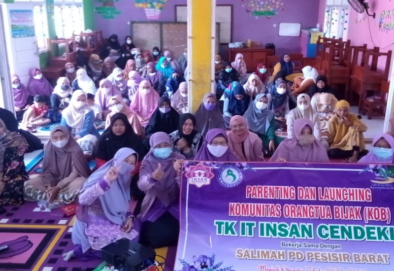  Salimah Pesisir Barat dan TKIT Insan Cendekia Luncurkan Komunitas Orangtua Bijak