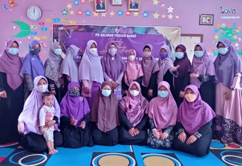  Pengurus Lembaga Wakaf Salimah Pesisir Barat Dikukuhkan