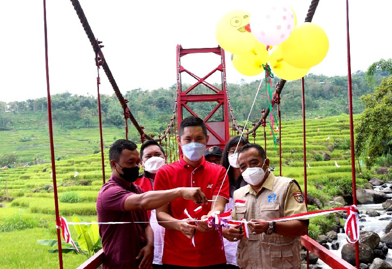  Bos J&T Express Resmikan Jembatan Ngawi-Karanganyar Jawa Tengah