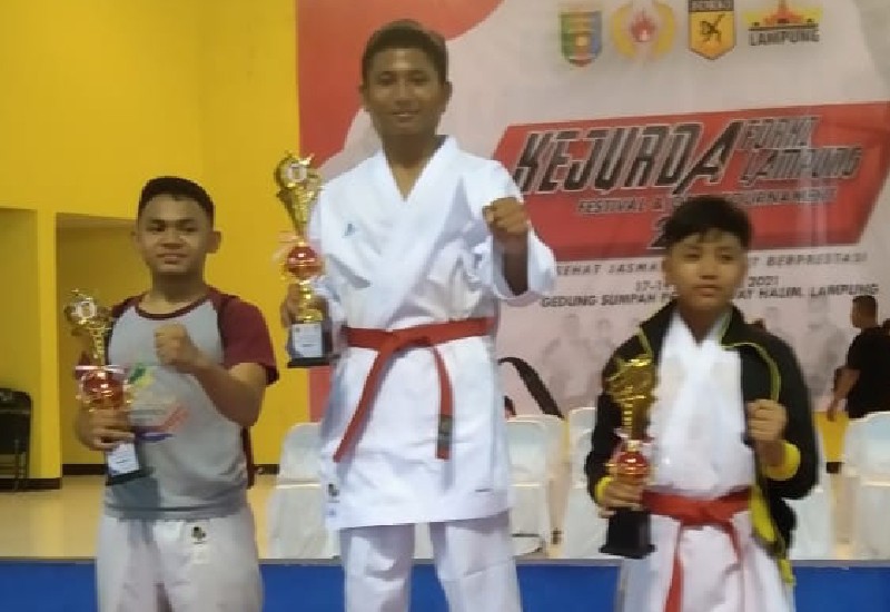  Siswa SMPIT Daarul Ilmi Bandha Bintang Pratama Juara I Karate Tingkat Provinsi