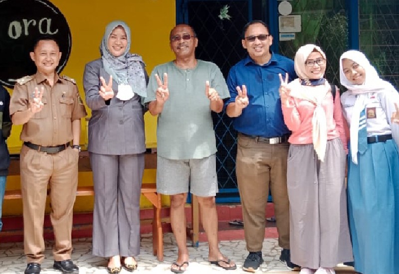  Kunjungan Kerja ke SMAN 2 Bandar Lampung, Anggota DPRD Kalimantan Timur Yenni Eviliana Sambangi Guru Olahraga Bambang Sudaryatmo