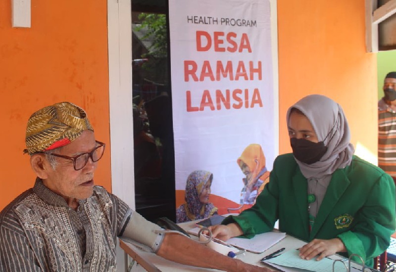  Rumah Zakat Inisiasi Active Zone, Lansia Semangat Hadir ke Posyandu