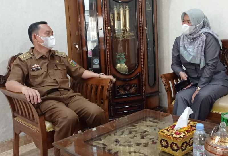  Anggota DPRD Kalimantan Timur Yenni Eviliana Kunjungan Kerja ke SMAN 2 Bandar Lampung