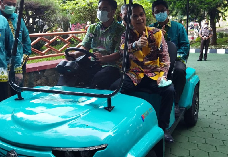  Unila Luncurkan Mobil Listrik